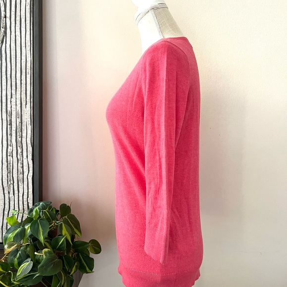 BANANA REPUBLIC Knit  Pink Crochet Trim Top Long Sleeve Round Neck size Small - Picture 3 of 7